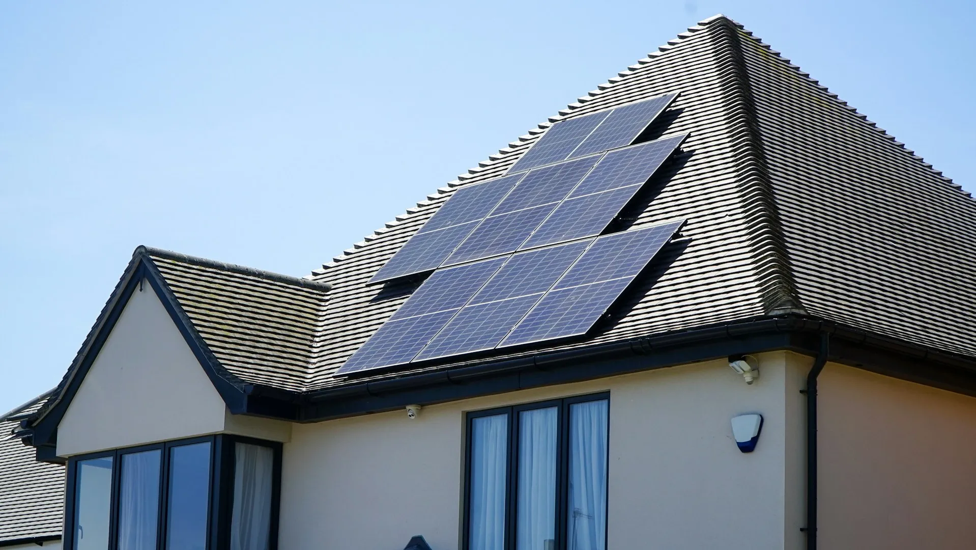 Nettoyage de toiture avant pose de panneaux photovoltaïques à Weiterswiller - photo 2